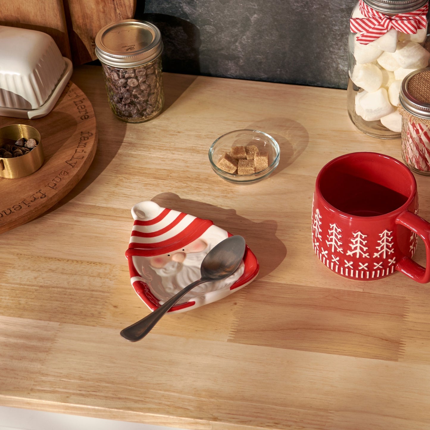 Small Nordic Santa Plate – Embossed Ceramic Christmas Tableware