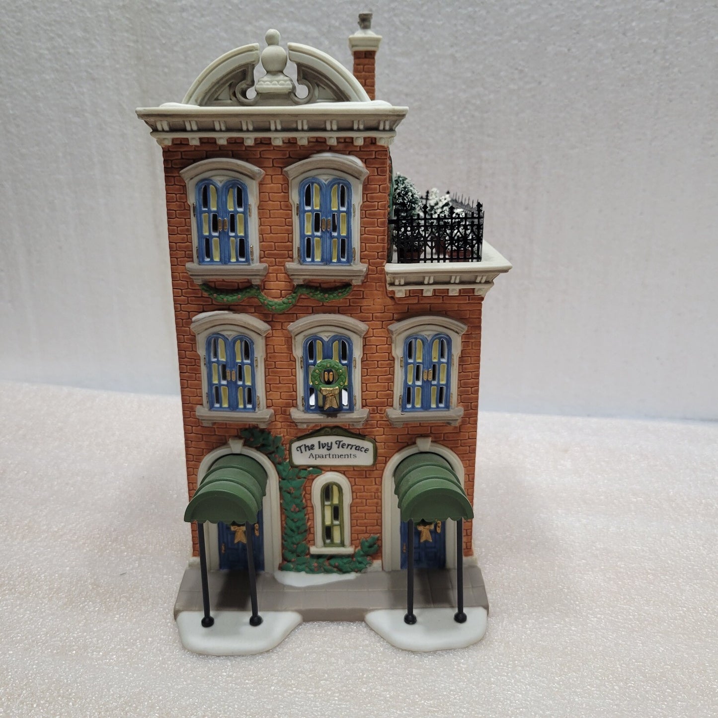 Department 56 Christmas in the City - Ivy Terrace Apartments #5887-4