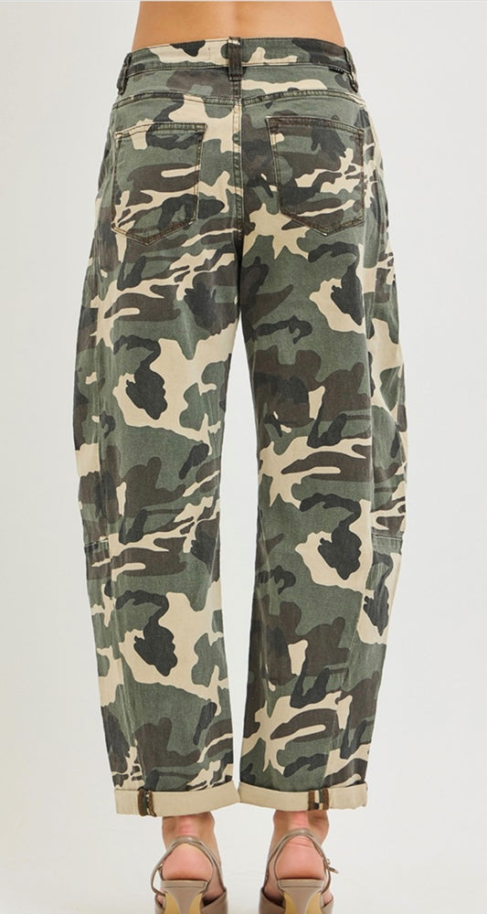 Risen slightly barrel Jeans -Camouflage (green, tan, black) - 5/27