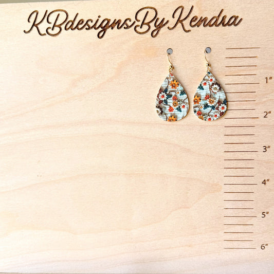 Embroidered floral teardrop earrings (00L0OC)