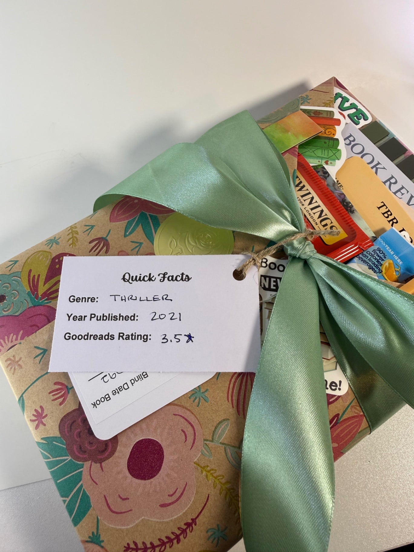Date My Books Deluxe Blind Date Book - Mystery/Thriller - D92