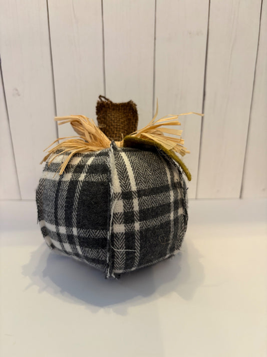 Small Plaid Pumpkin