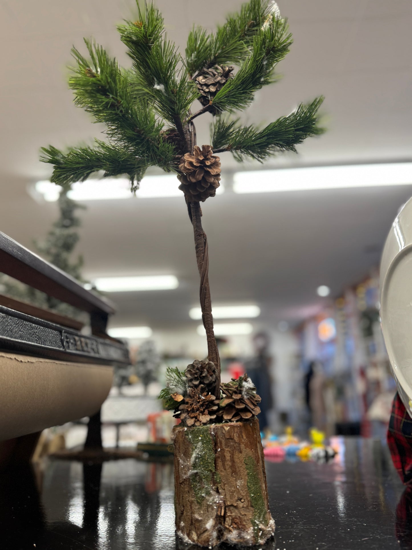 Tabletop Pinecone Christmas Tree with Natural Log Base – 24" Holiday Decor