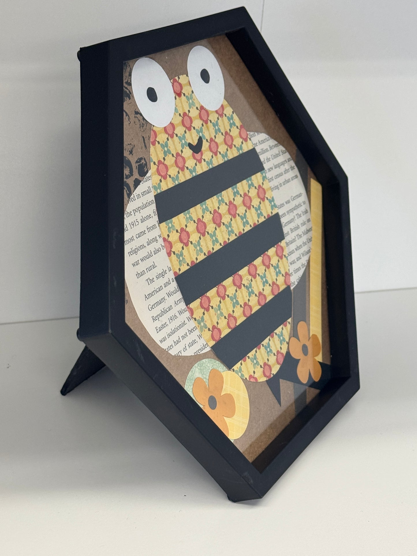 Bee - Picture Frame - Wall Decor