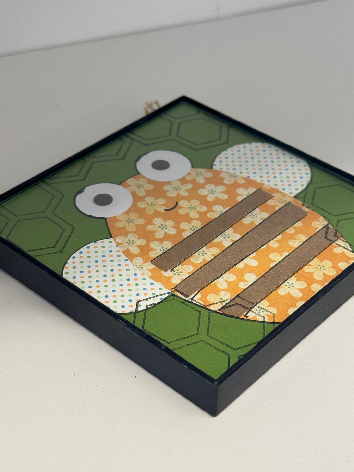 Bee - Picture Frame - Wall Decor