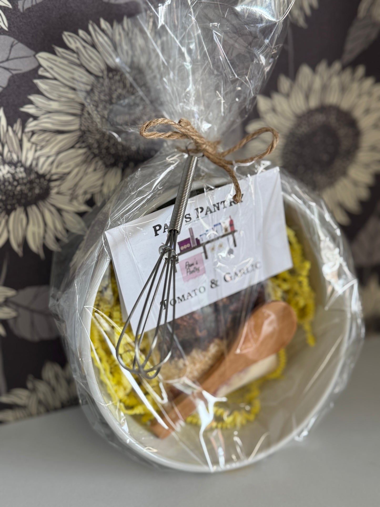*Gift Set* Tomato & Garlic Dip w/bowl, spoon & whisk