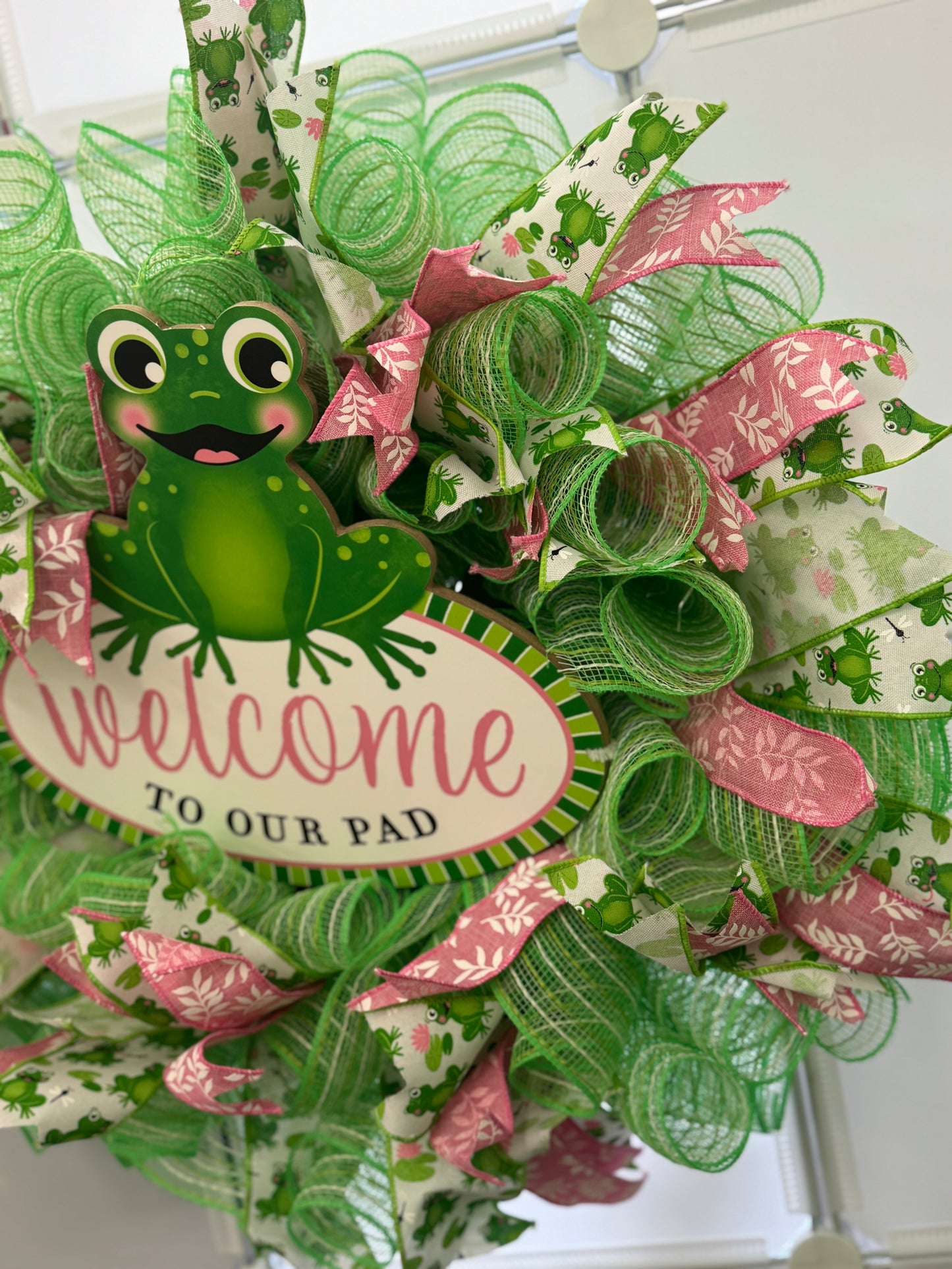 Handmade Deco Mesh Wreaths - Welcome to our Pad - Frog