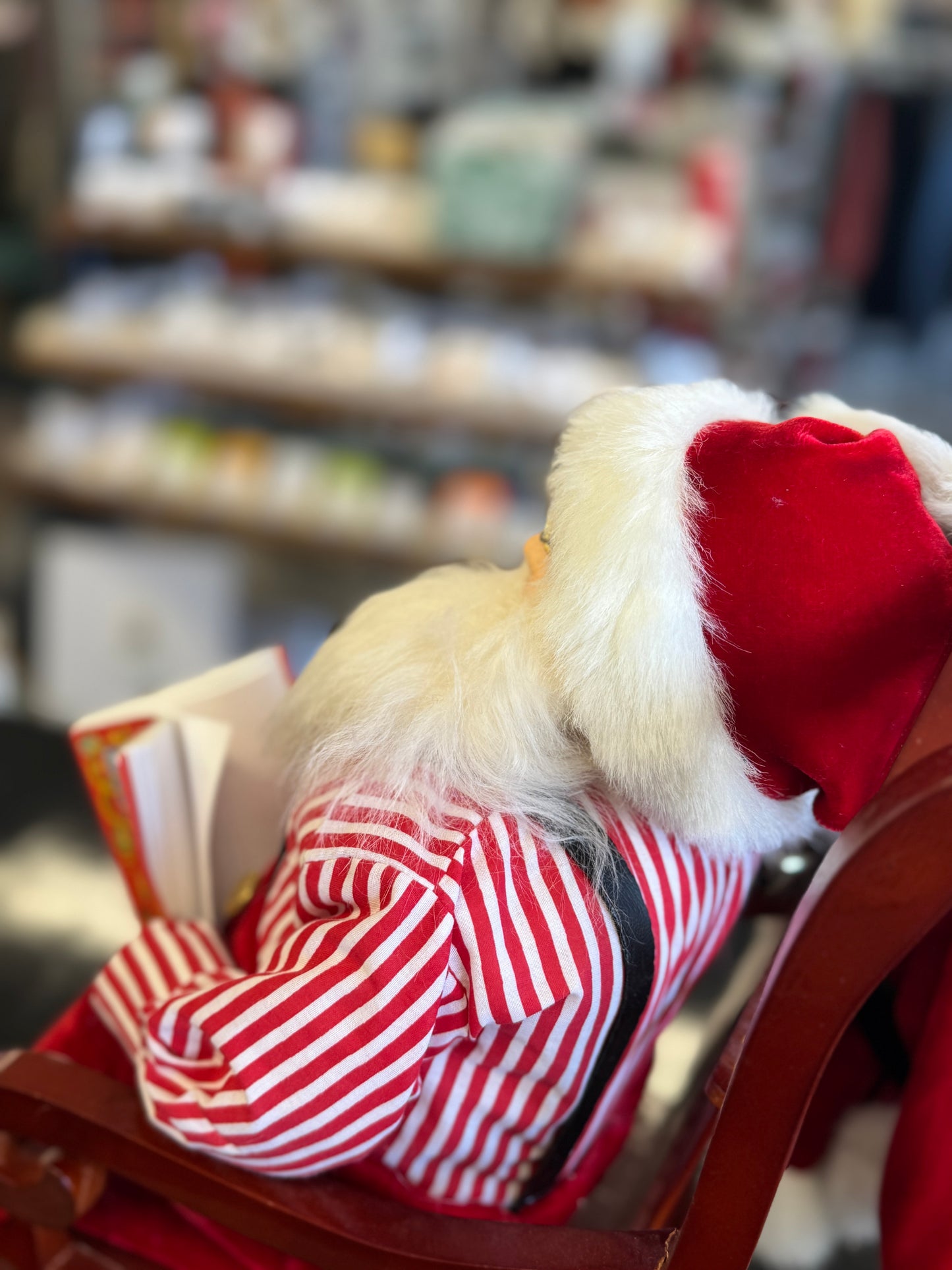 Kurt Adler Kringle Klaus Sitting in Chair – 16"