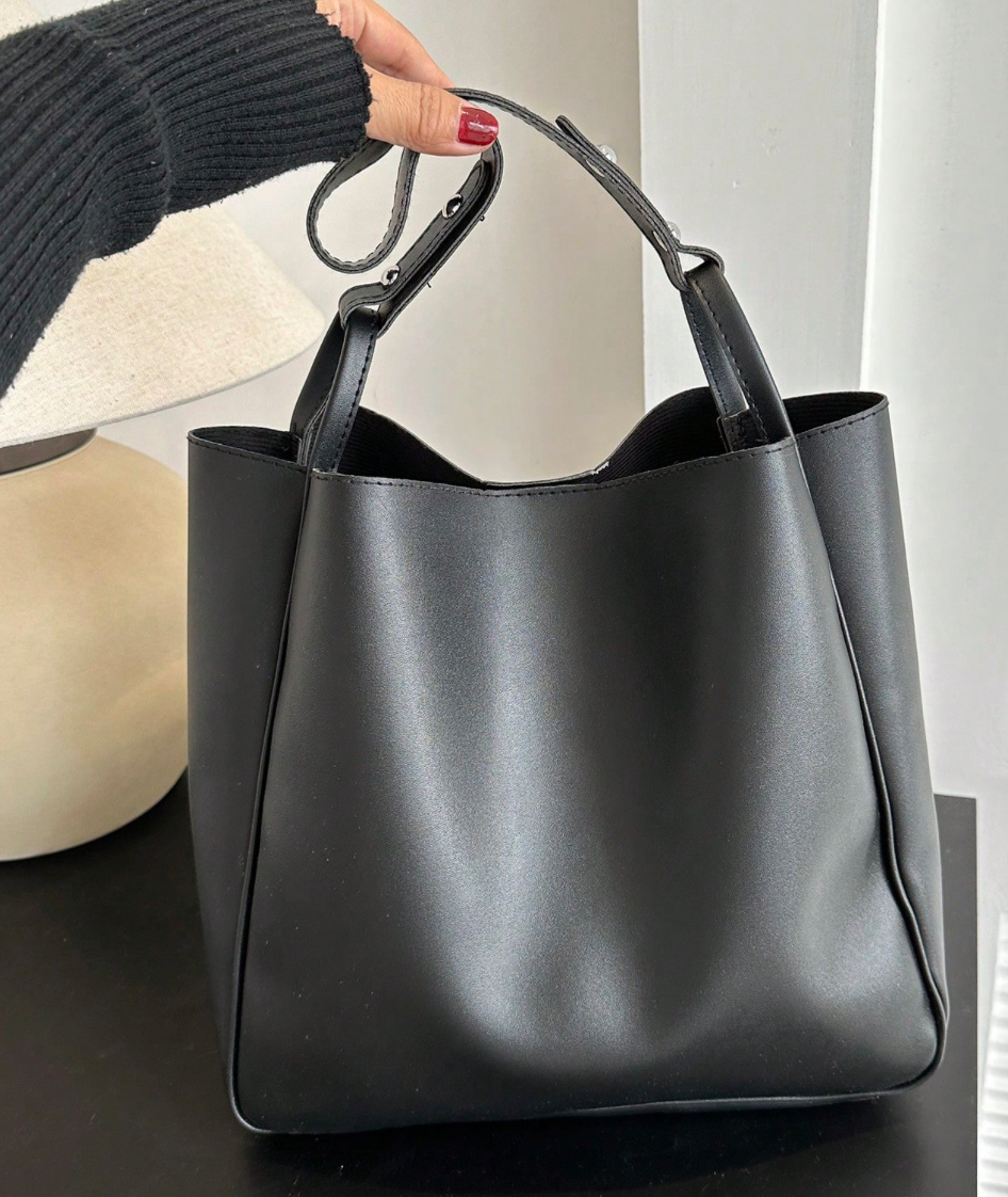 1 Pc Minimalist Retro Plain Soft Surface PU Bucket Bag - Black