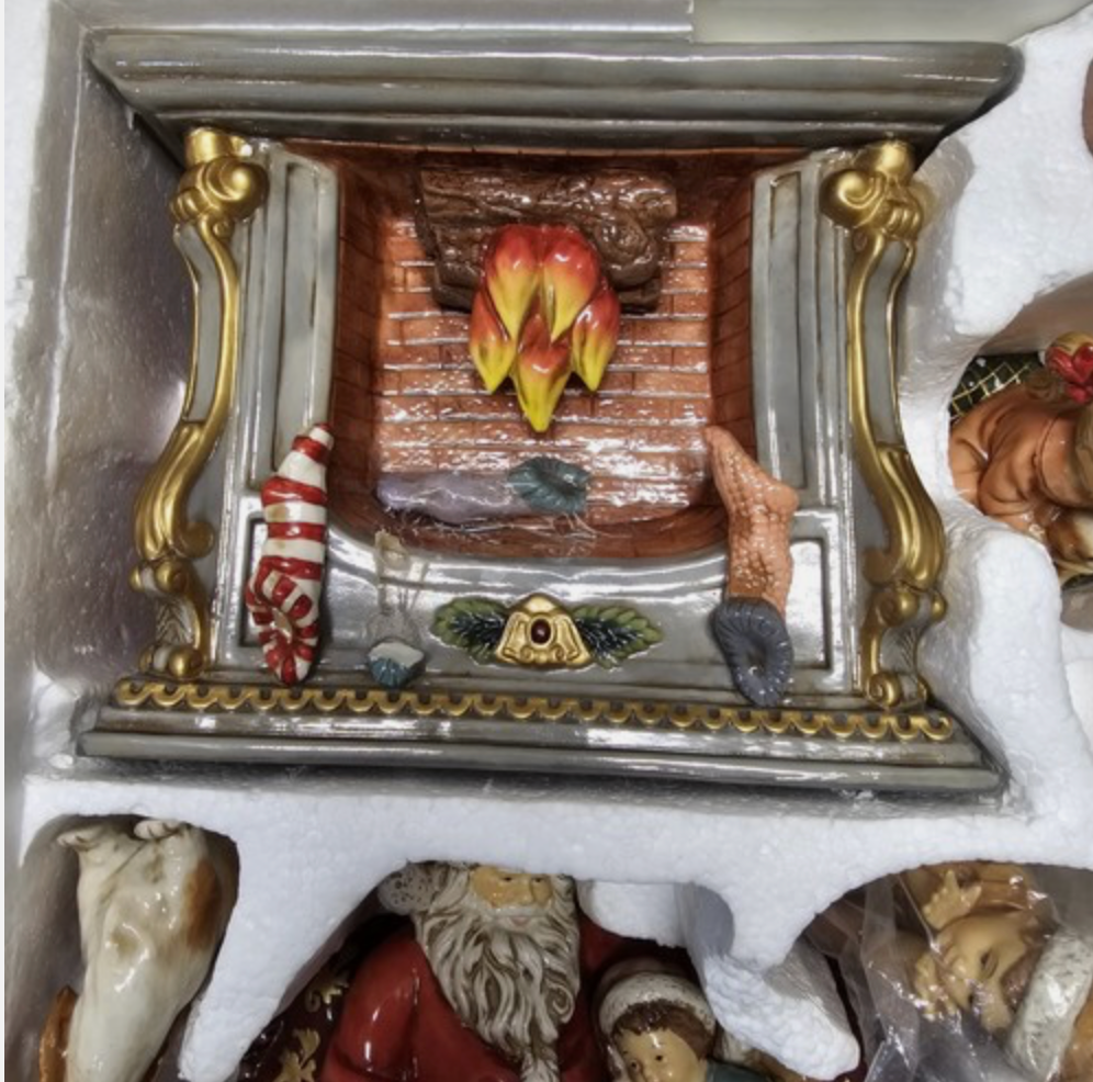 Grandeur Noel Porcelain Santa Scene – Collector’s Edition 2002