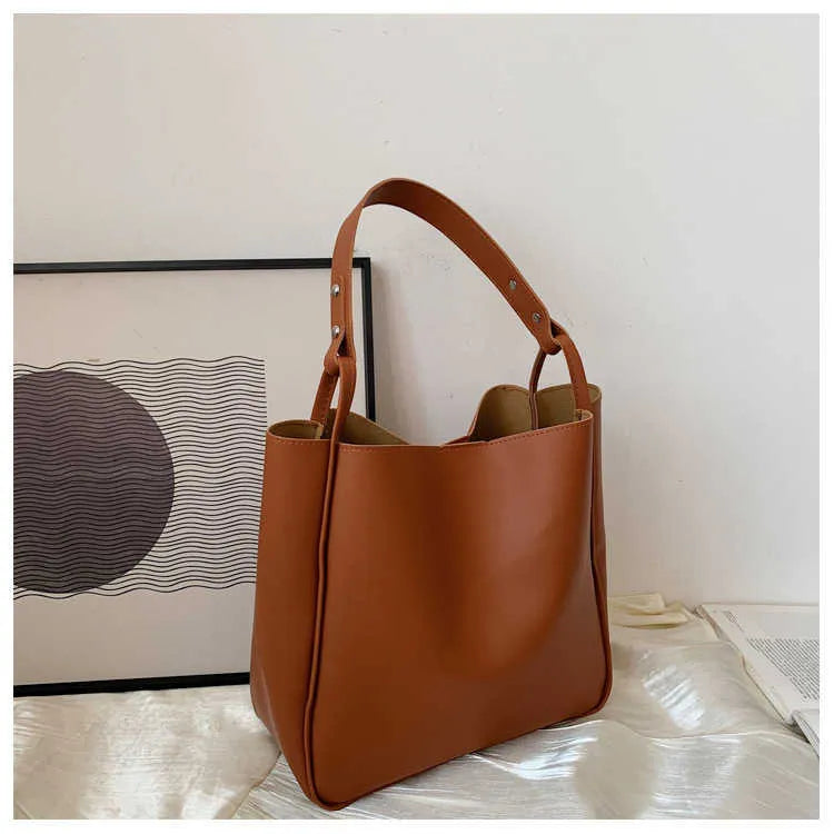 1 Pc Minimalist Retro Plain Soft Surface PU Bucket Bag - Brown