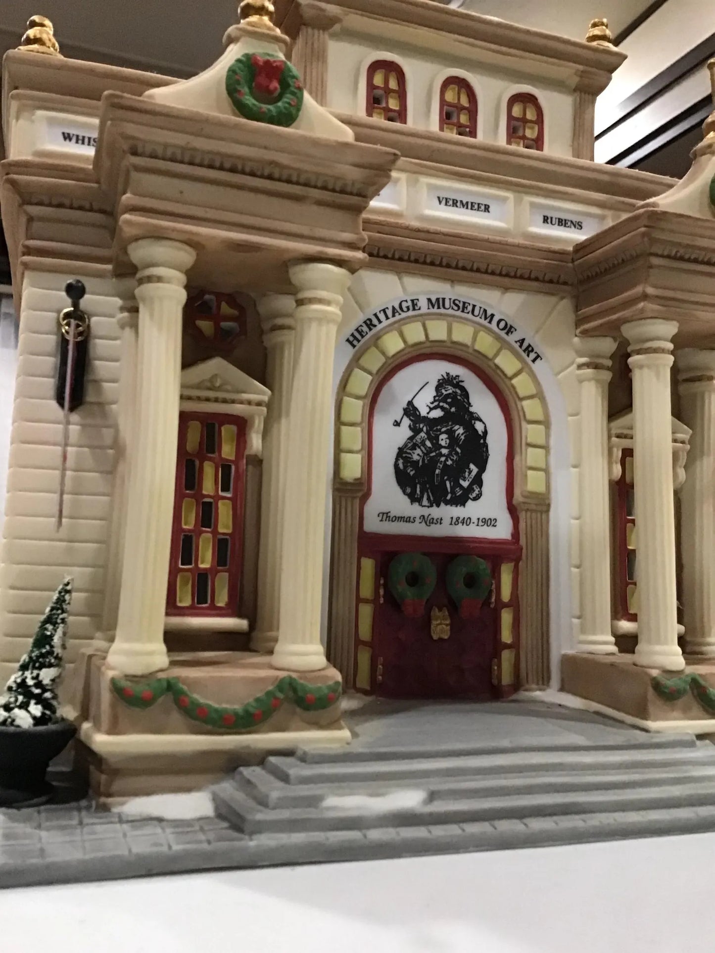 Department 56 Christmas in the City - Heritage Museum of Art #5883-1