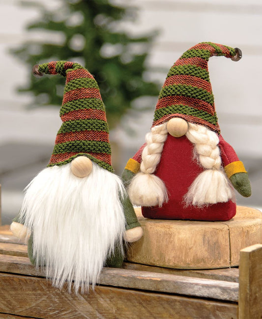 Small Cozy Couple Gnomes set
