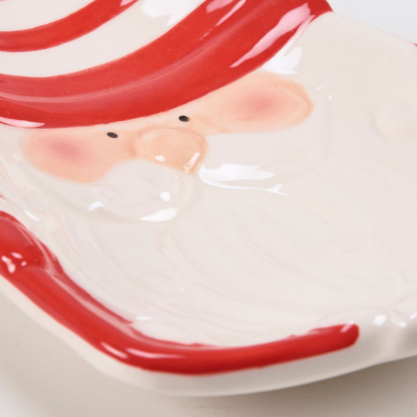 Small Nordic Santa Plate – Embossed Ceramic Christmas Tableware