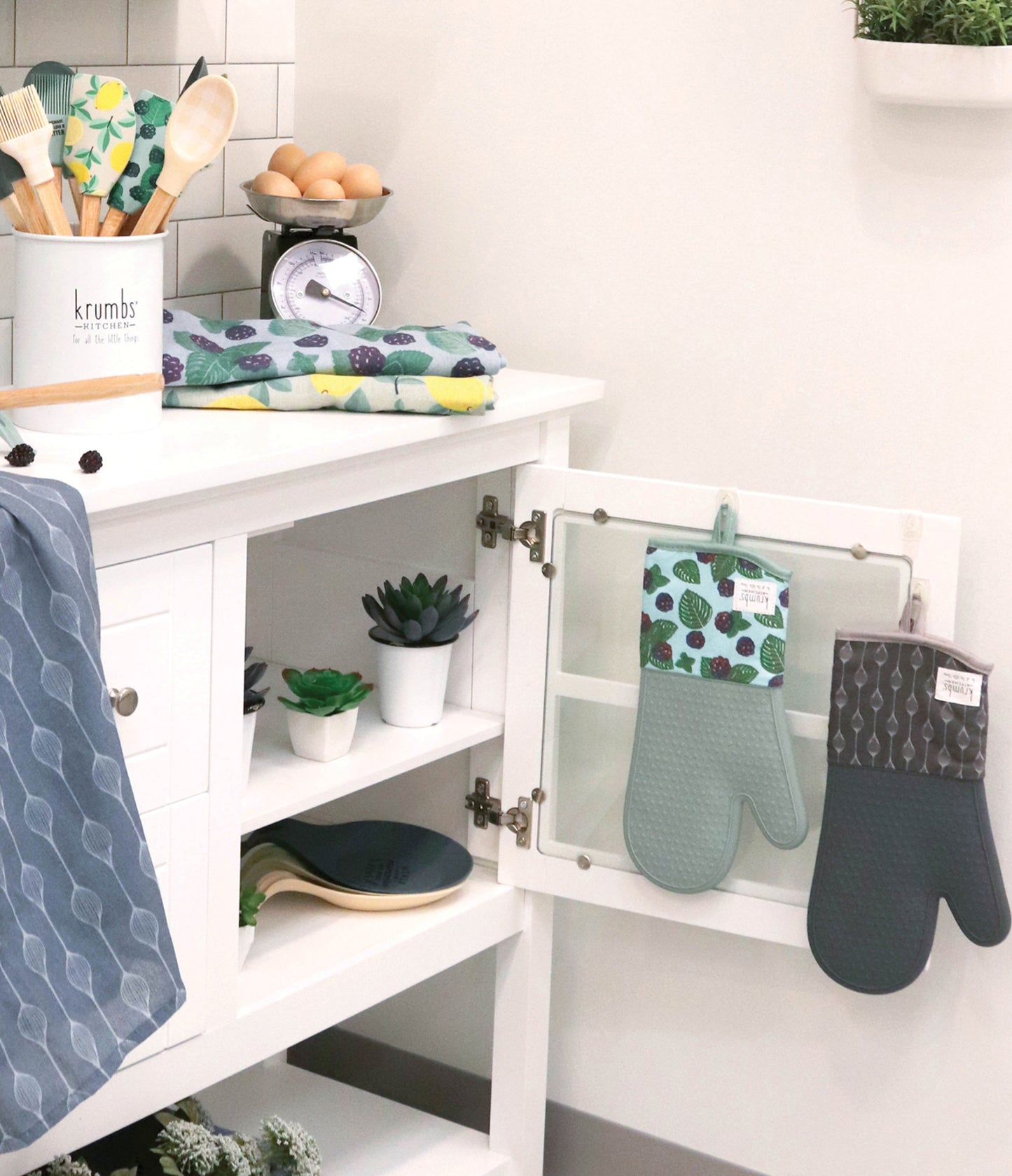 Krumbs Kitchen Farmhouse Silicone Oven Mitts