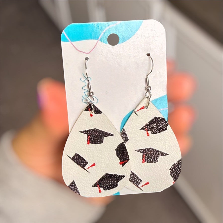 Grad Cap Earrings (00L0KE)