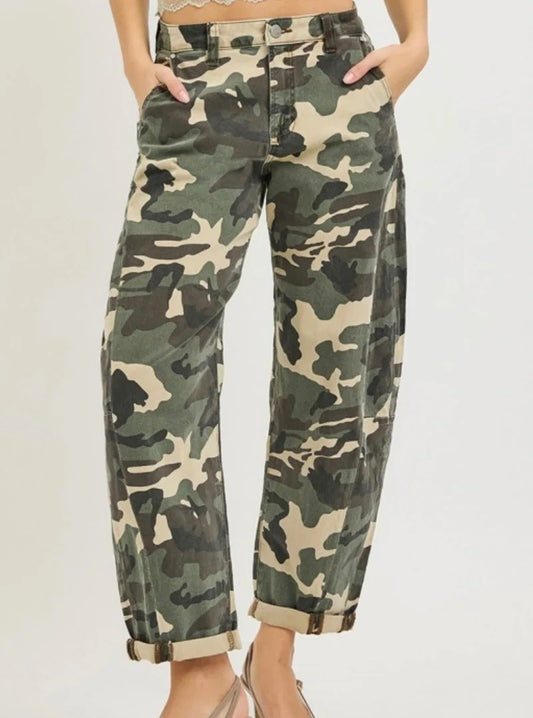 Risen slightly barrel Jeans -Camouflage (green, tan, black) - 5/27