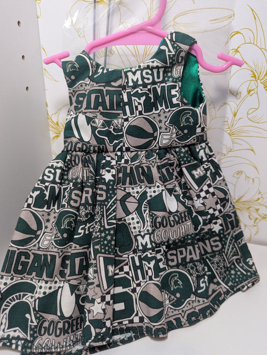 Mama Bear Sewing Den LLC Accessories - Green and White - 18" Doll