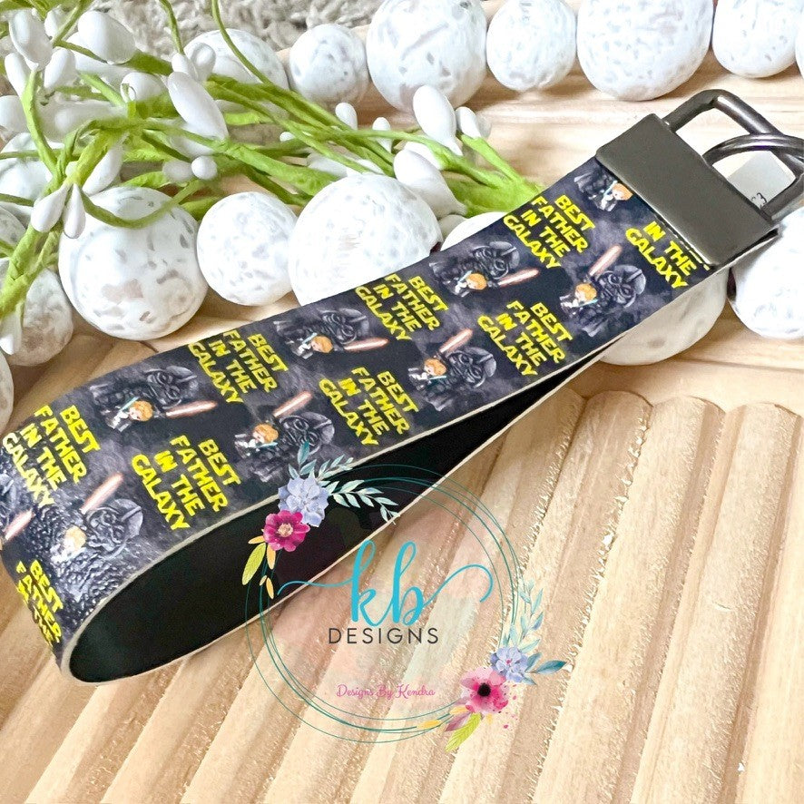 Best Father in Galaxy Keychain (00L0C3)