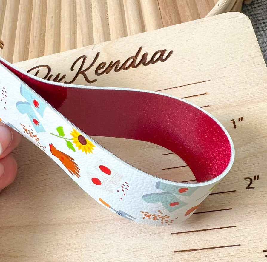 In the Garden Wristlet (00L0FT)