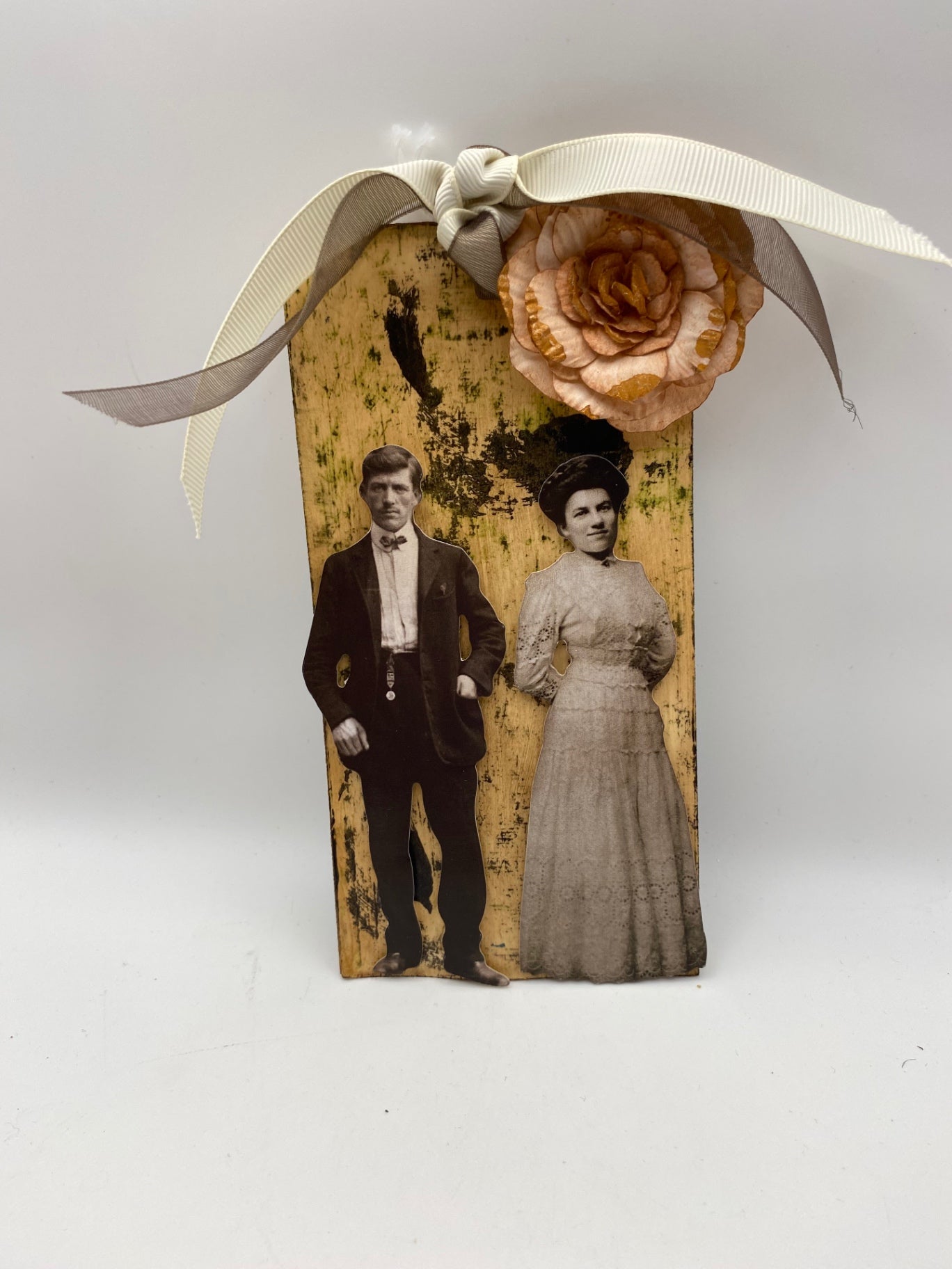 Handmade Vintage tag - Beige and brown - 6.5" x 3"