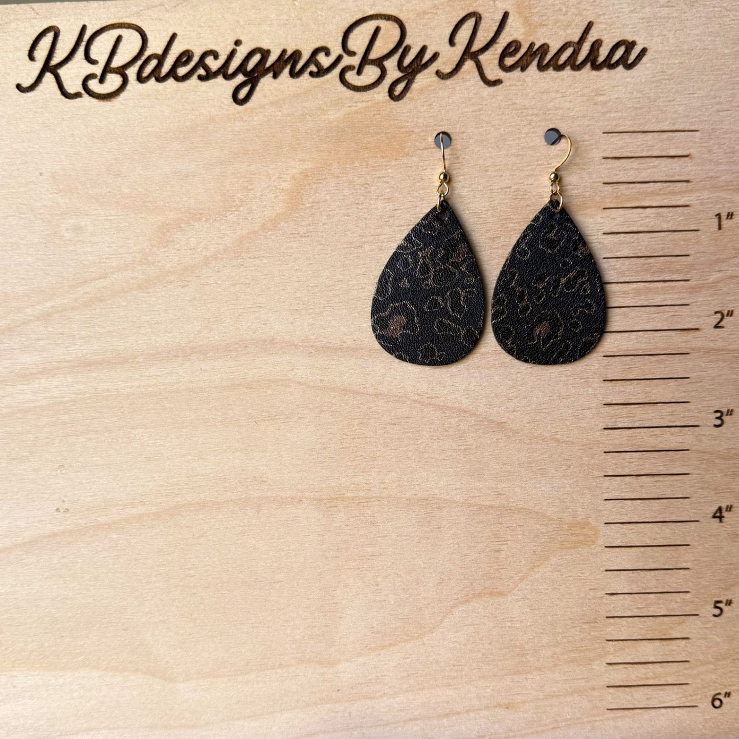 Black W/ Gold Cheetah Print Teardrop Earrings (00L0O8)
