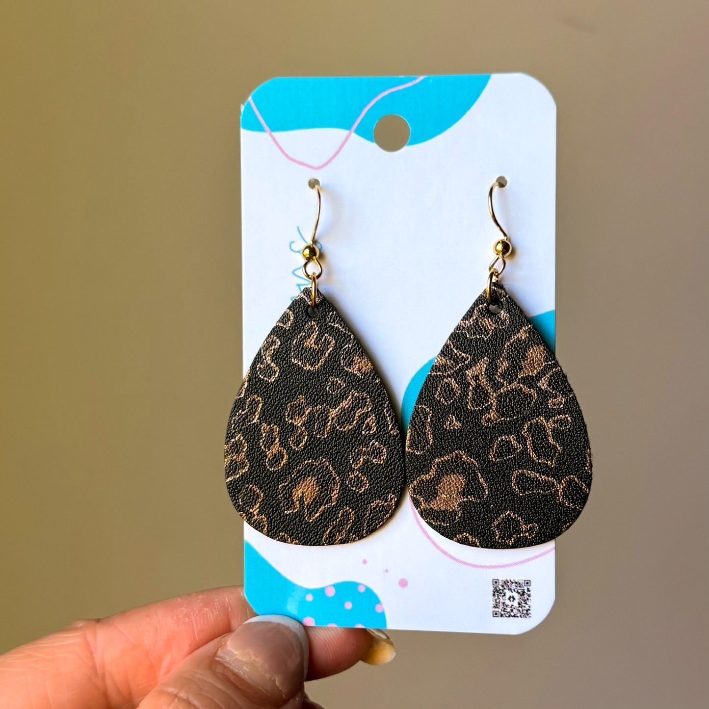 Black W/ Gold Cheetah Print Teardrop Earrings (00L0O8)