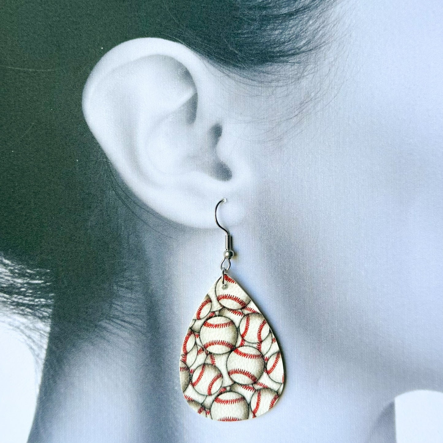 Baseball Teardrop Earrings (00L0OL)