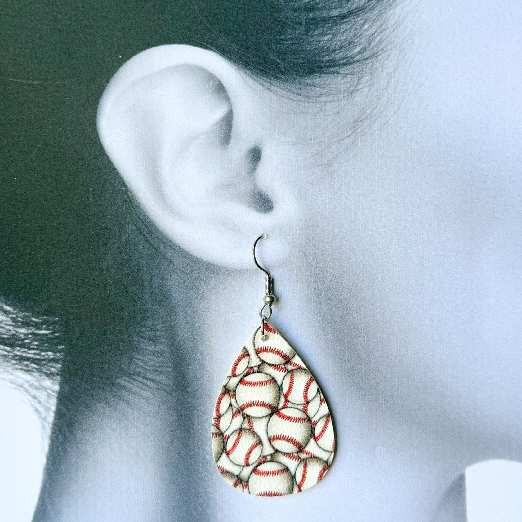 Baseball Teardrop Earrings (00L0OL)