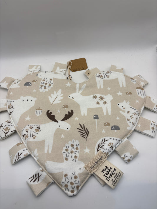 Pink Dahlia Designs Home Decor - Beige and White - Heart shape