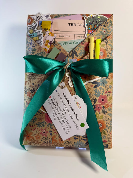 Date My Books Deluxe Blind Date Book - Historical Fiction - D42