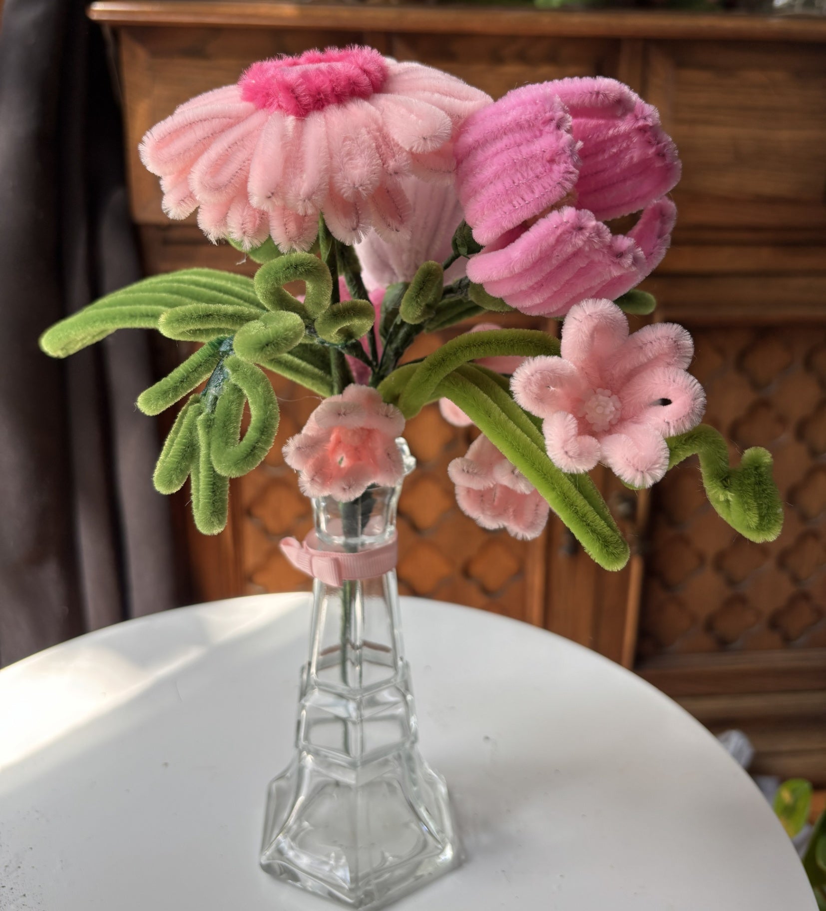 Medium bouquet, with vase