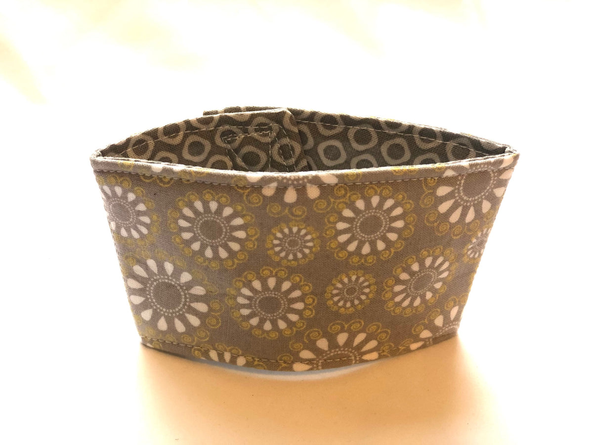 Yellow and White Circles Coffee Sleeve 
