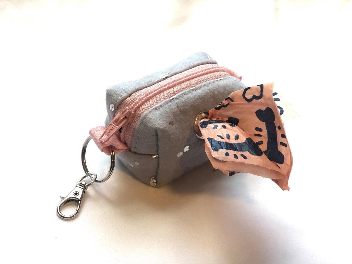 G/P & Silver Poopoo Bag 