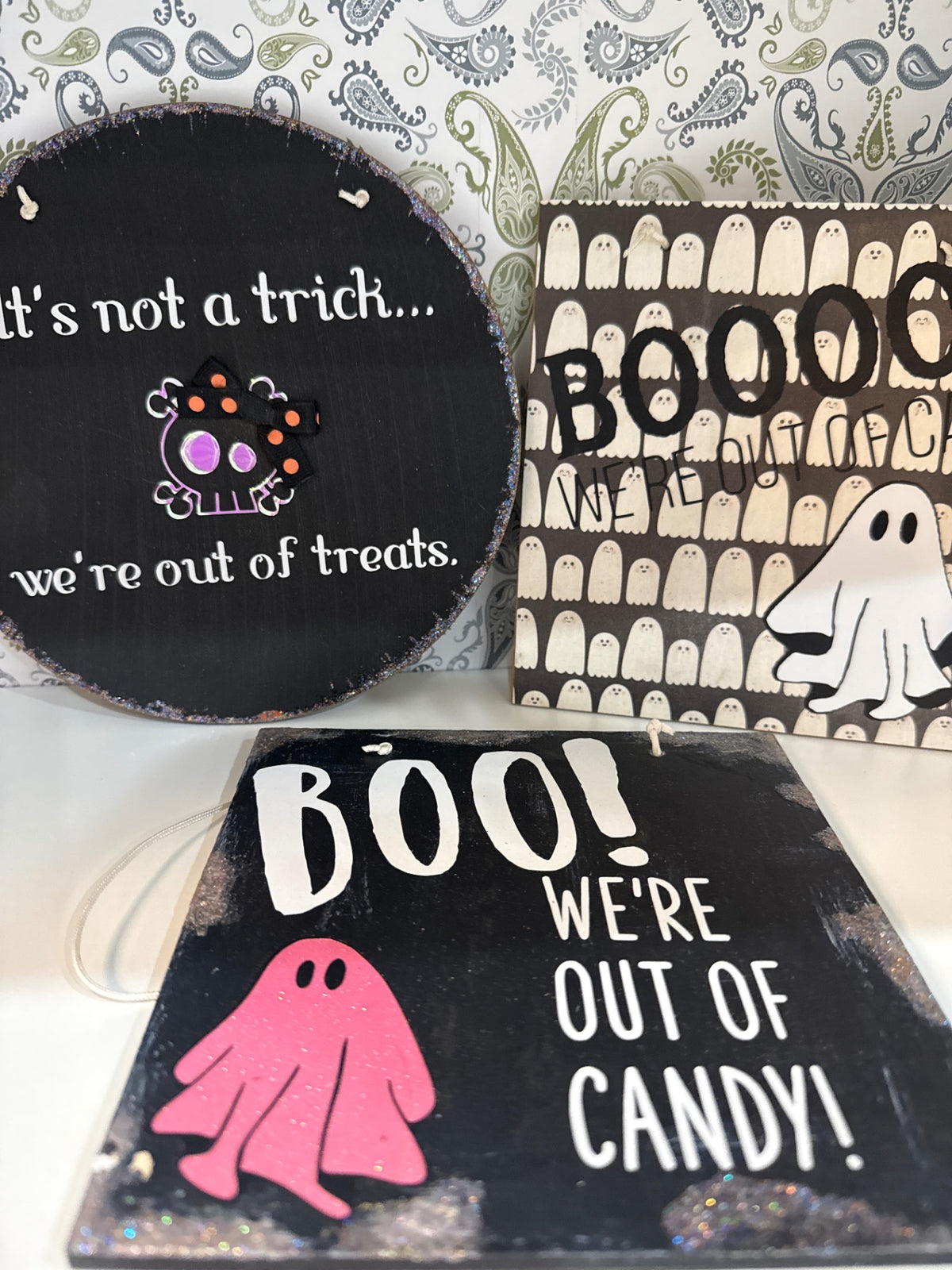 Home Decor - Black, Pink, White - Approximate, 8-10 inches diameter for the round sign and 8x8 inches for the square sign.