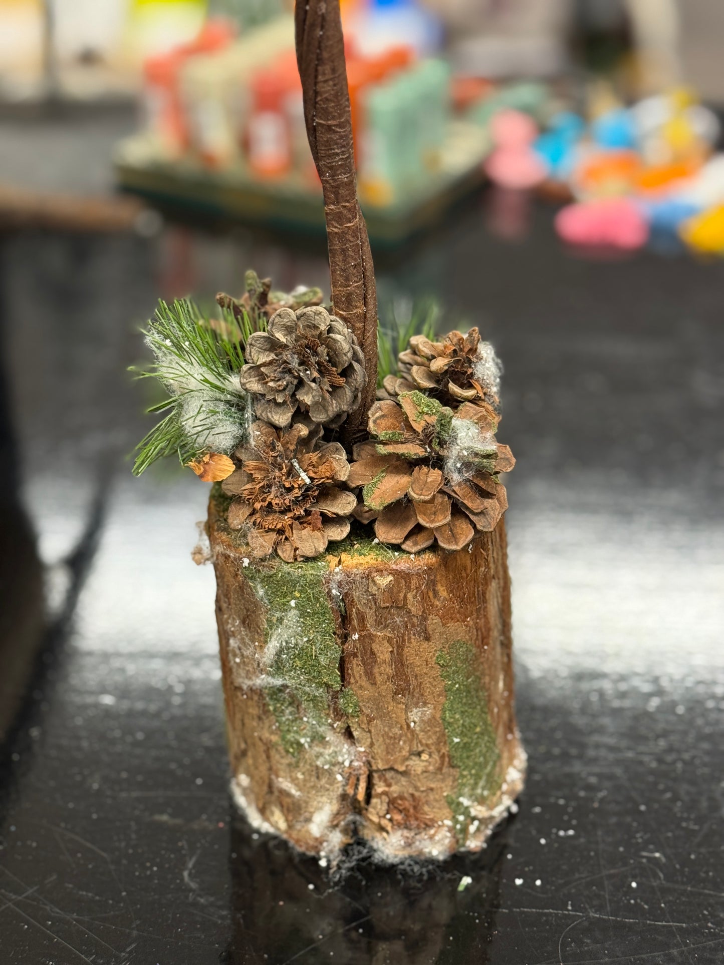 Tabletop Pinecone Christmas Tree with Natural Log Base – 24" Holiday Decor