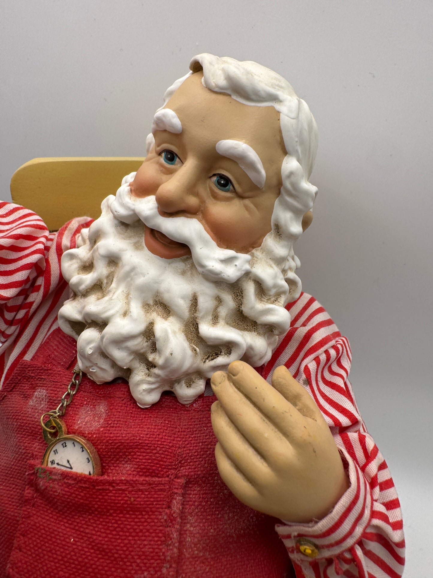 Kurt Adler Fabriche “Geppetto Santa” – Master Toy Maker Clothtique Figurine 10" (Wind-Up Musical)