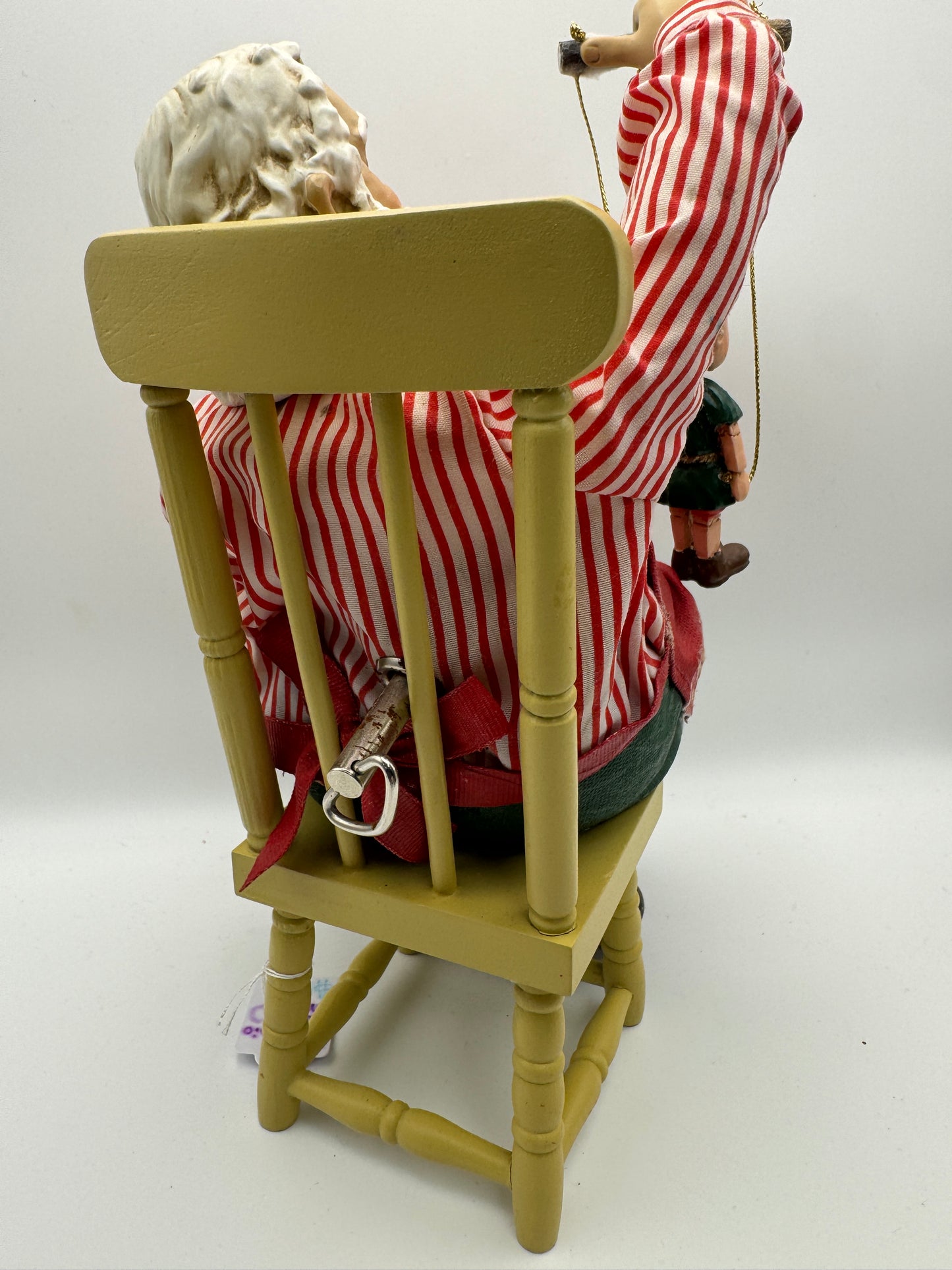 Kurt Adler Fabriche “Geppetto Santa” – Master Toy Maker Clothtique Figurine 10" (Wind-Up Musical)