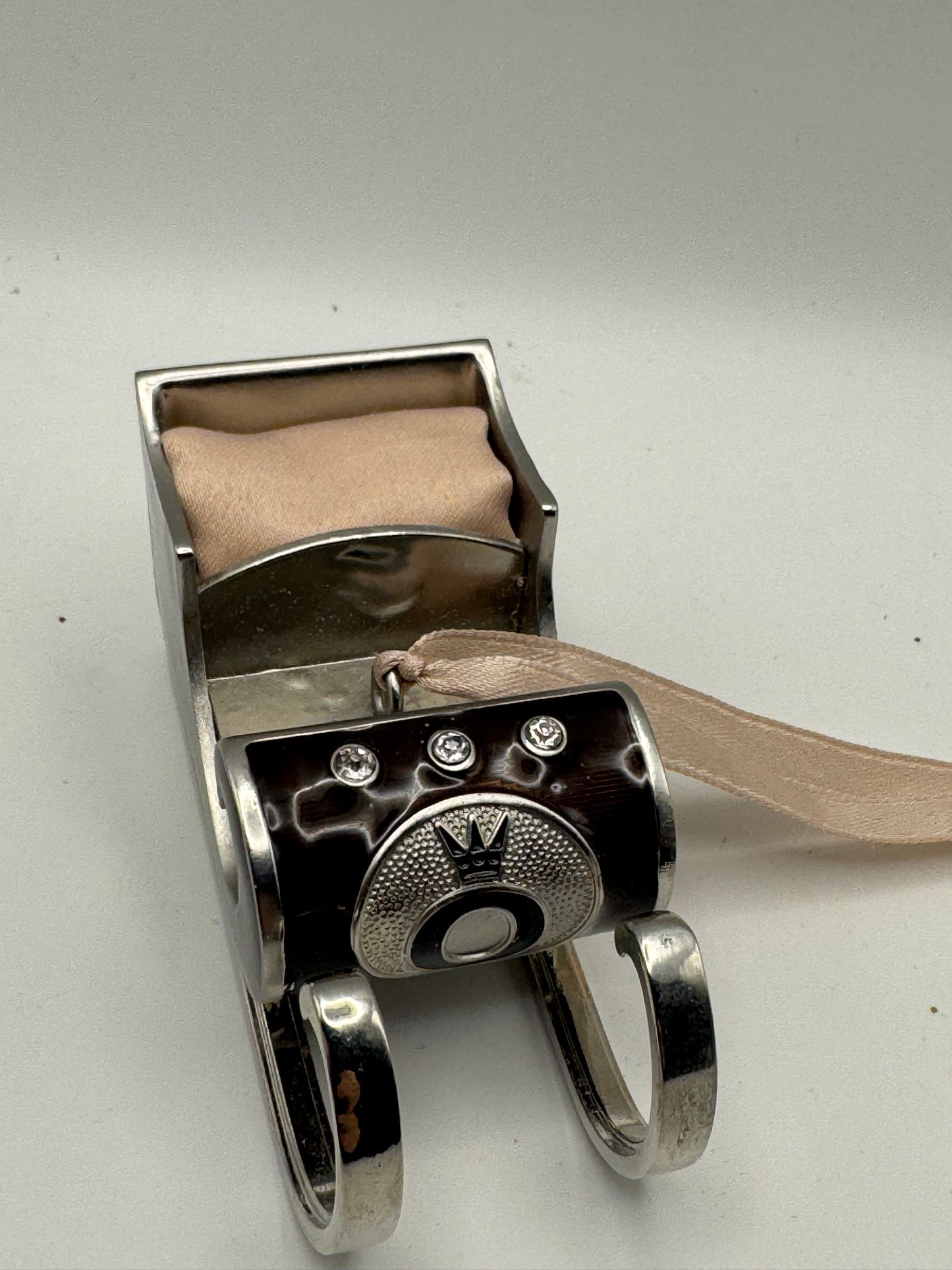 Pandora “Unforgettable Moments” Christmas Sleigh Ornament – 2010 Metal & Crystal Collectible