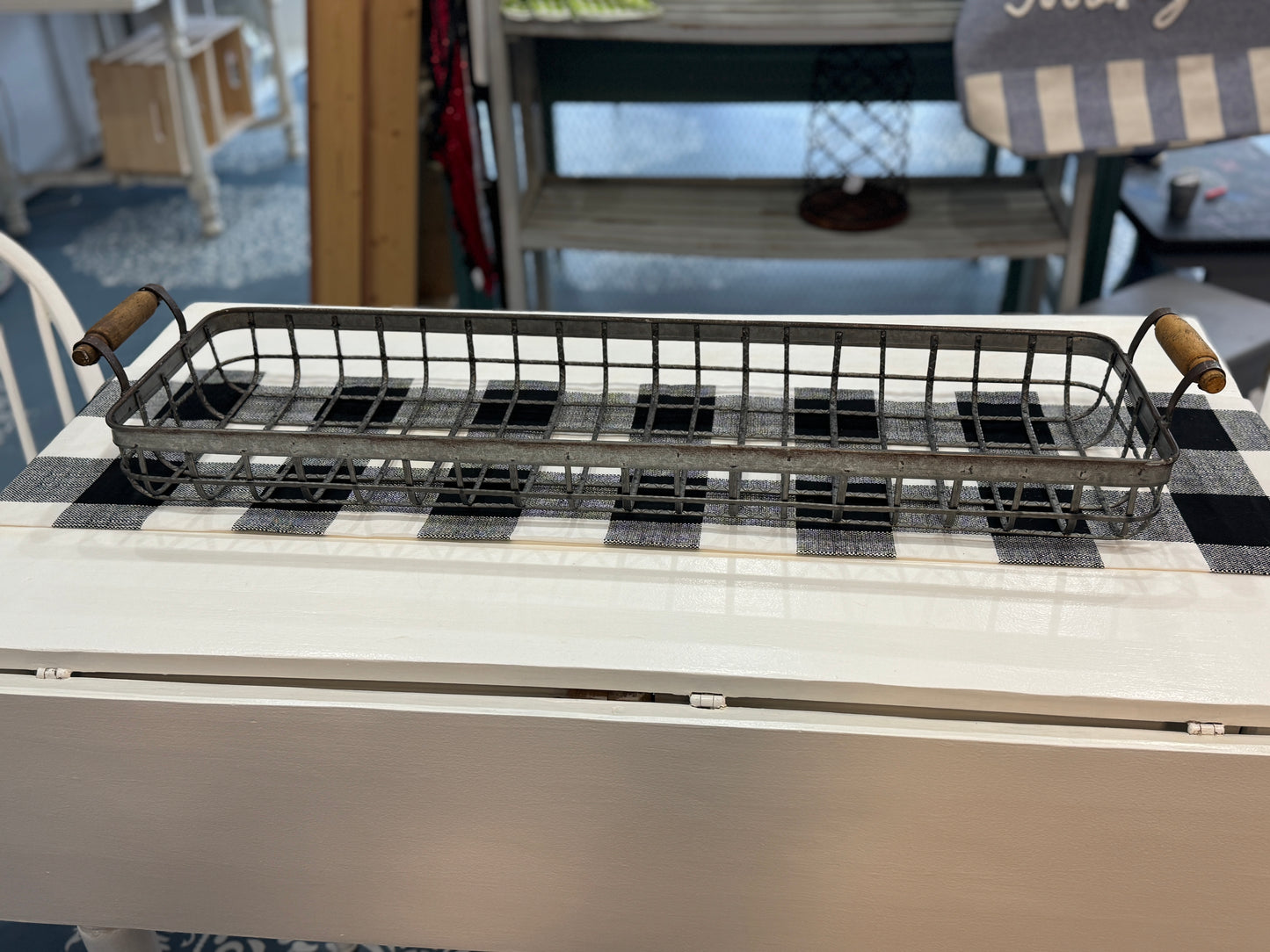 Long Metal Wire Tray with Wood Handles – 33"