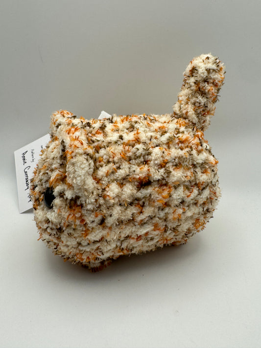 Crocheted Loaf Cat Plush – Annie Carraway Art Pattern (5") 1