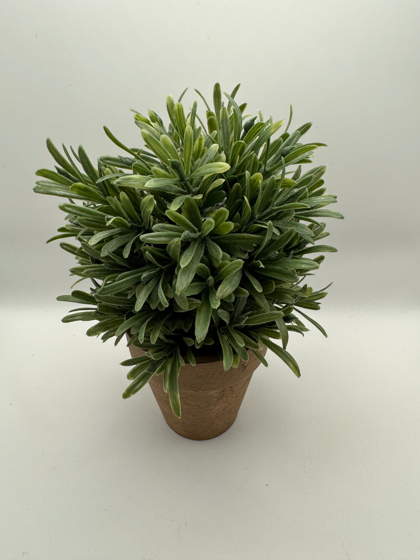 Faux Green Potted Plant – 8"
