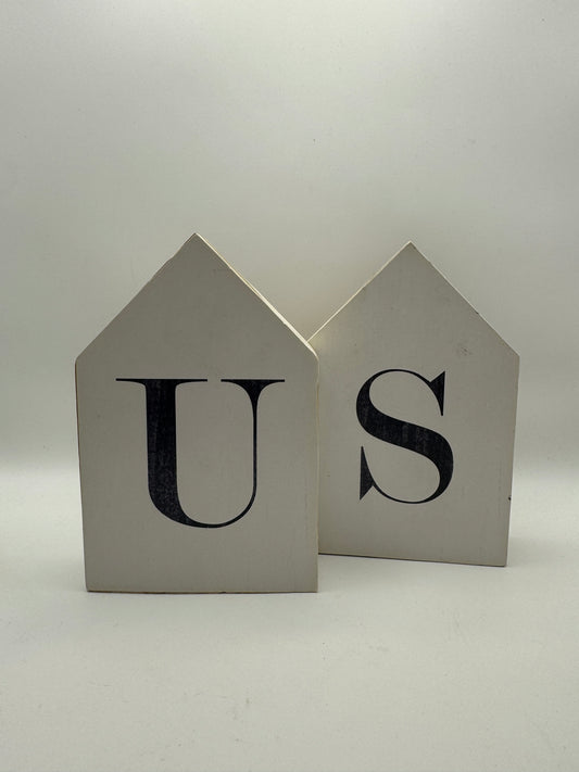 US Wood House Sitters – Set of 2