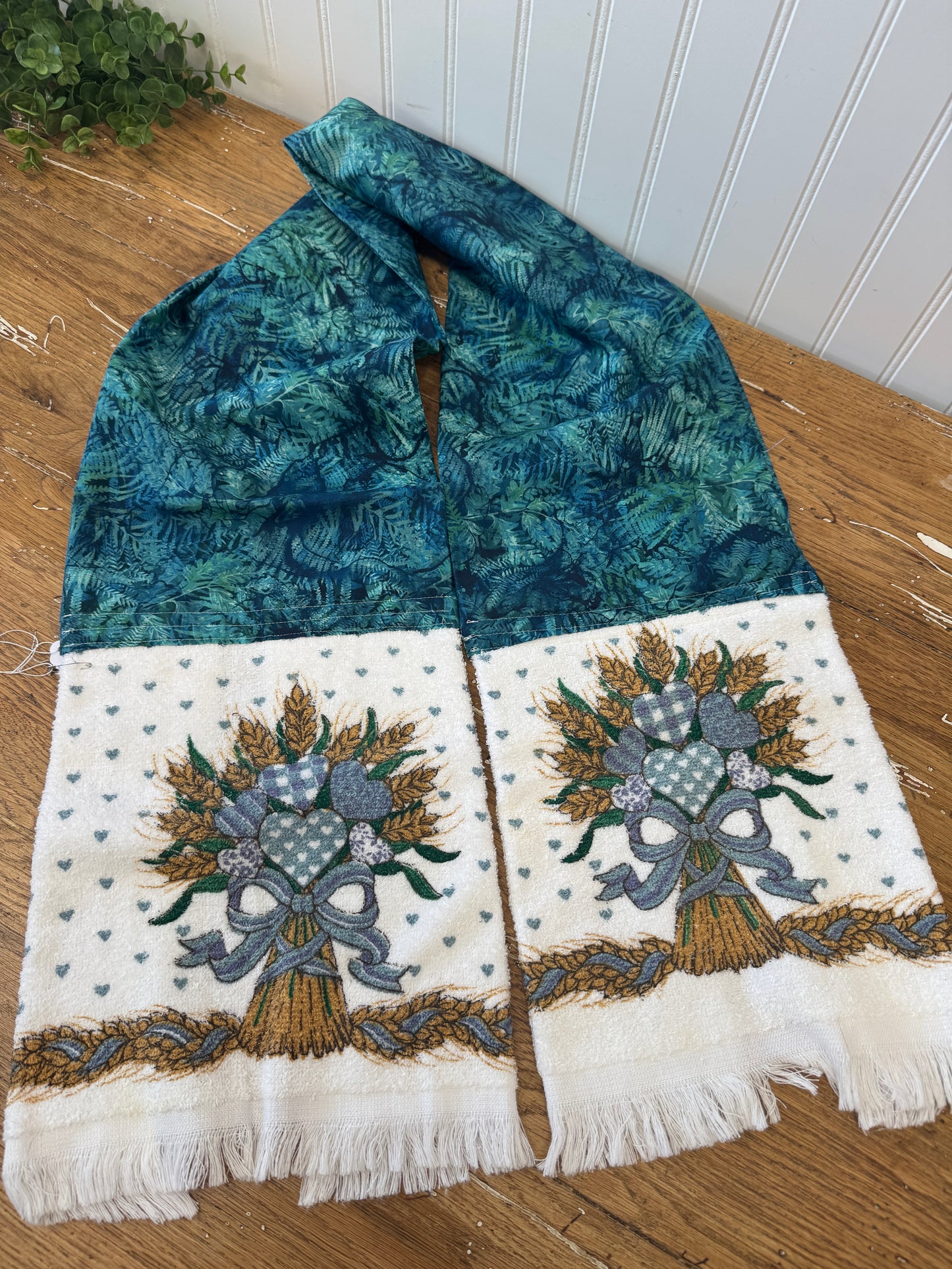 Handmade Wrap-Around Neck Towel (6)