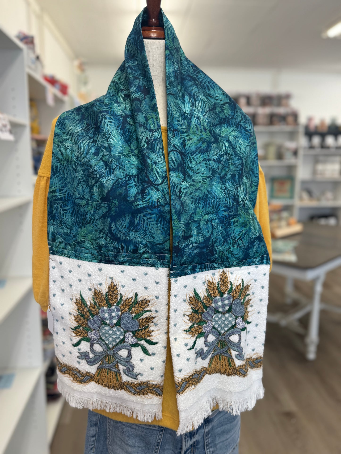 Handmade Wrap-Around Neck Towel (6)