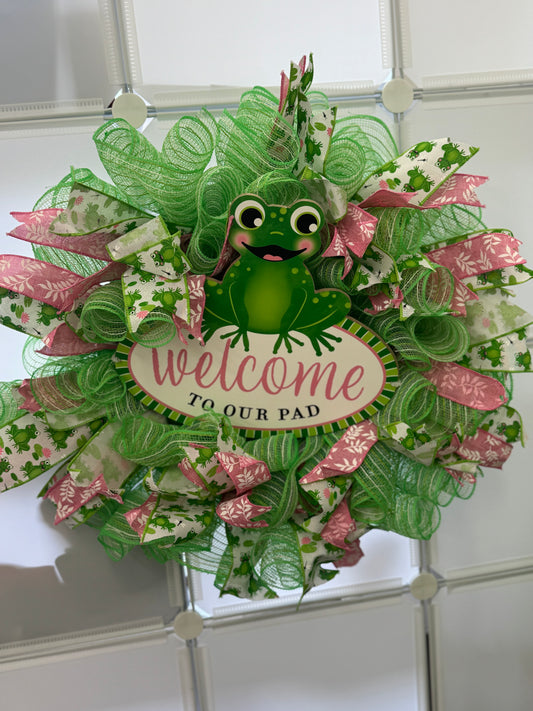 Handmade Deco Mesh Wreaths - Welcome to our Pad - Frog