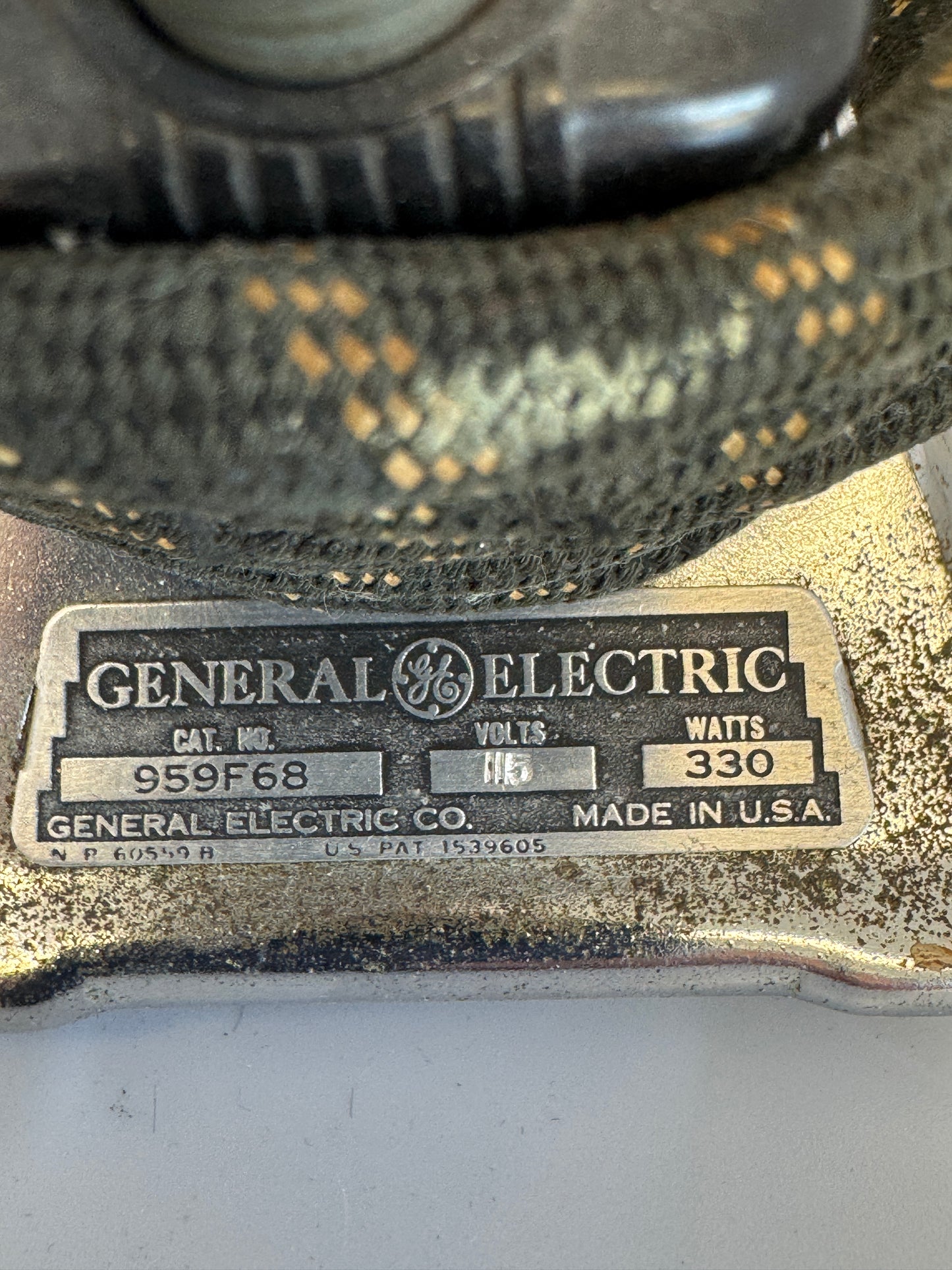 GE - General Electric Hot Point Iron - Cat No. 959F68