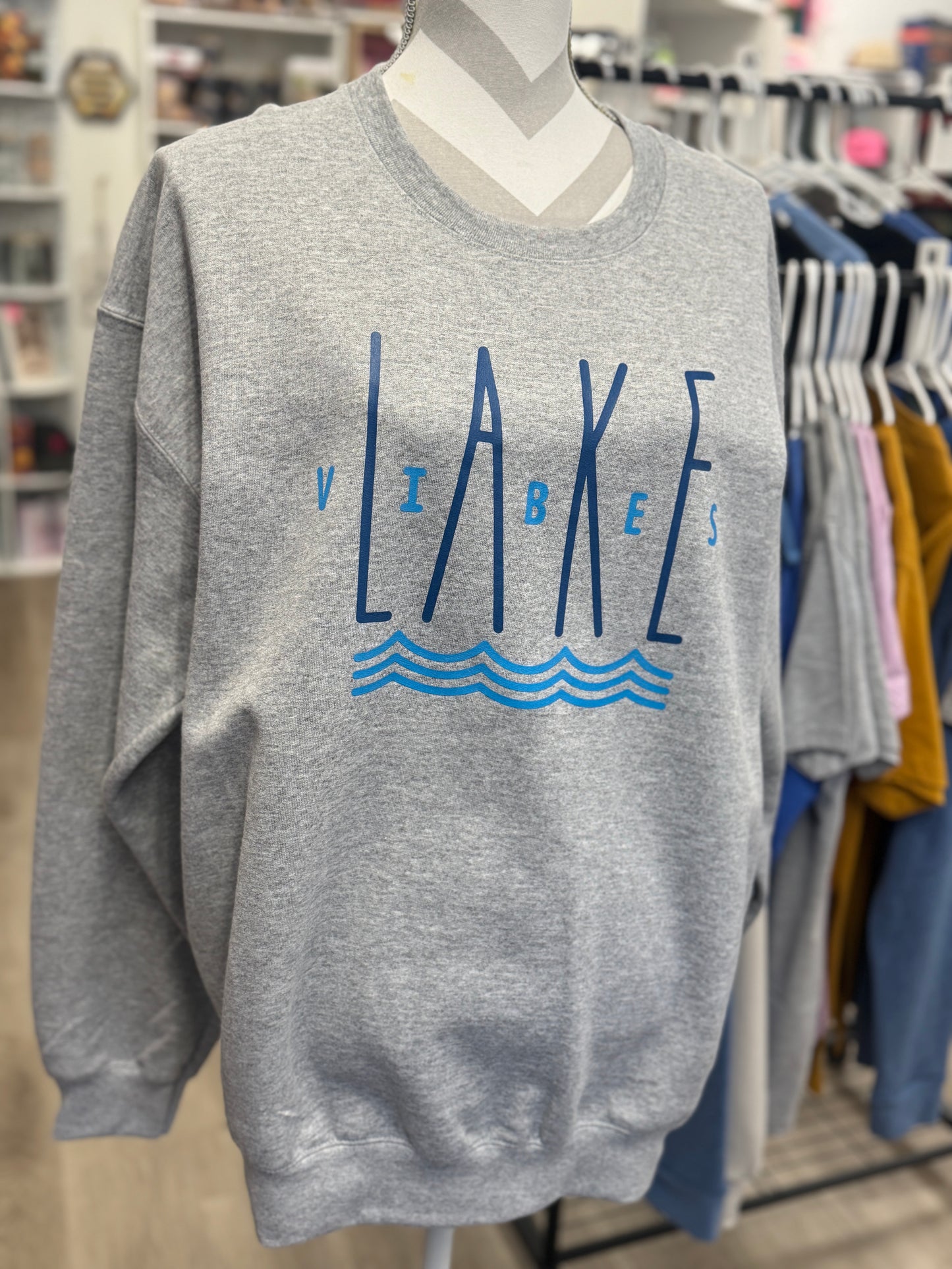 Lake Vibes Sweatshirt - Large