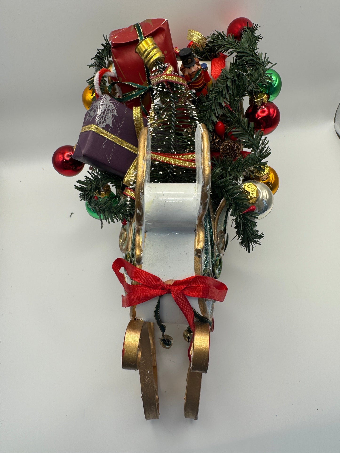 Festive Christmas Sleigh Tabletop Decoration – Blue & Green Glitter Sleigh with Gifts and Tree