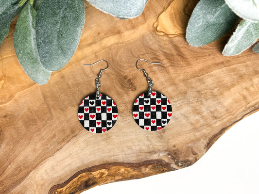 Round Earrings (V1R) - Valentine Checkered Hearts